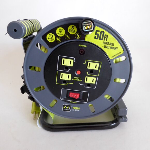 NEW 50’ EXTENSION CORD REEL WALL MOUNT 4 SOCKET BRACKET MASTERPLUG 13 AMPS - Picture 2 of 7